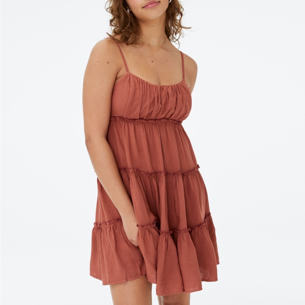 Aeropostale flowy trendy flattering dress. Never worn. Pretty neutral color